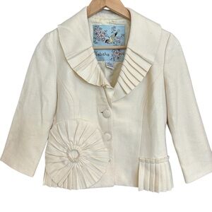 Tabitha (anthropologie) Sz. 2 will blend flower embellishrd Cream blazer EUC